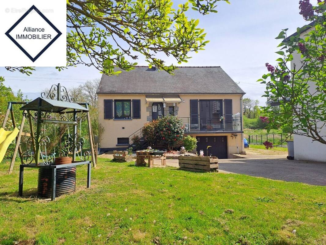 Maison à MONTAUBAN-DE-BRETAGNE