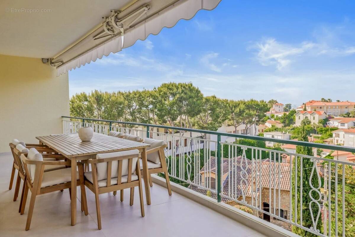 Appartement à LE CANNET