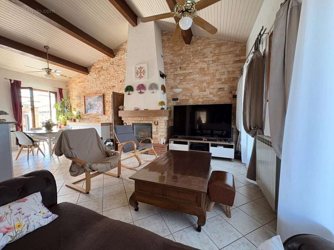 Maison à LA SALVETAT-SAINT-GILLES