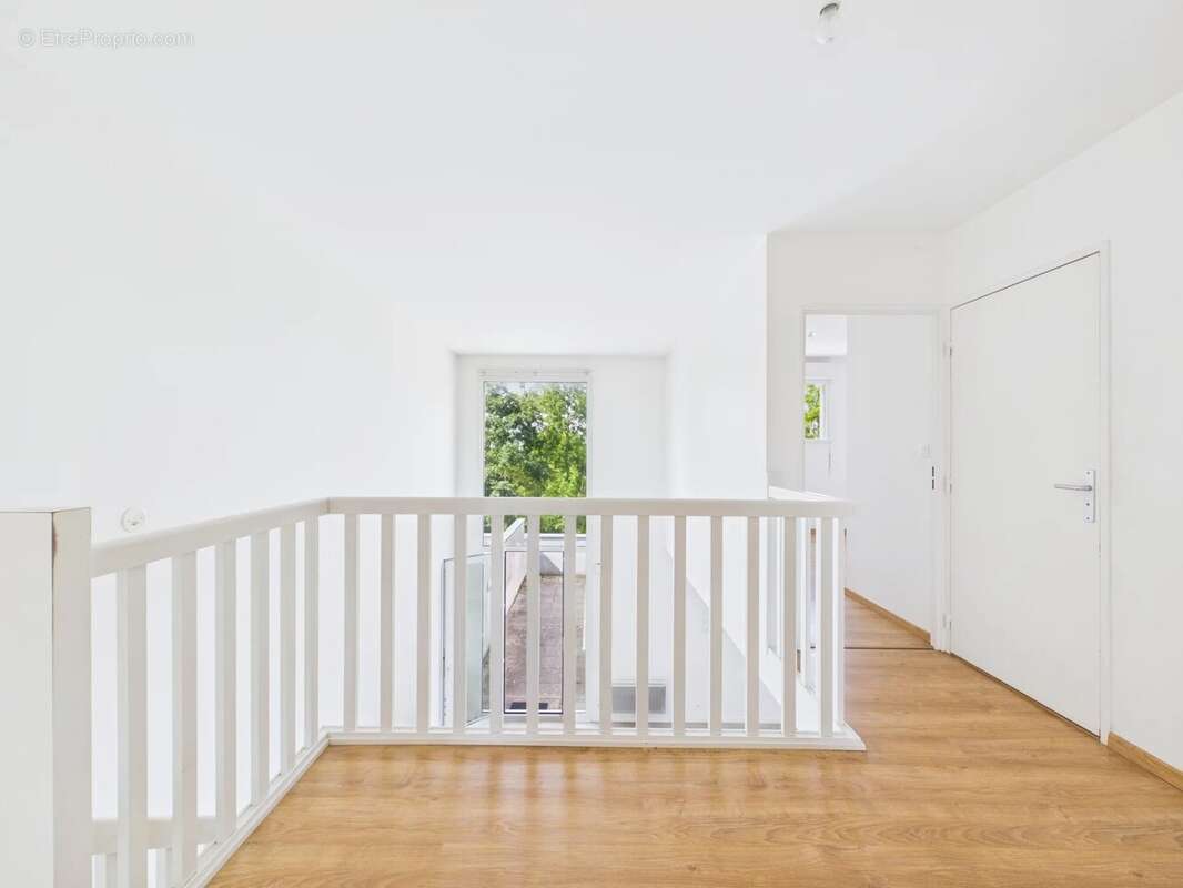 Duplex 90 m² – Terrasse 30 m² – 4 ch – Parking - photo 7