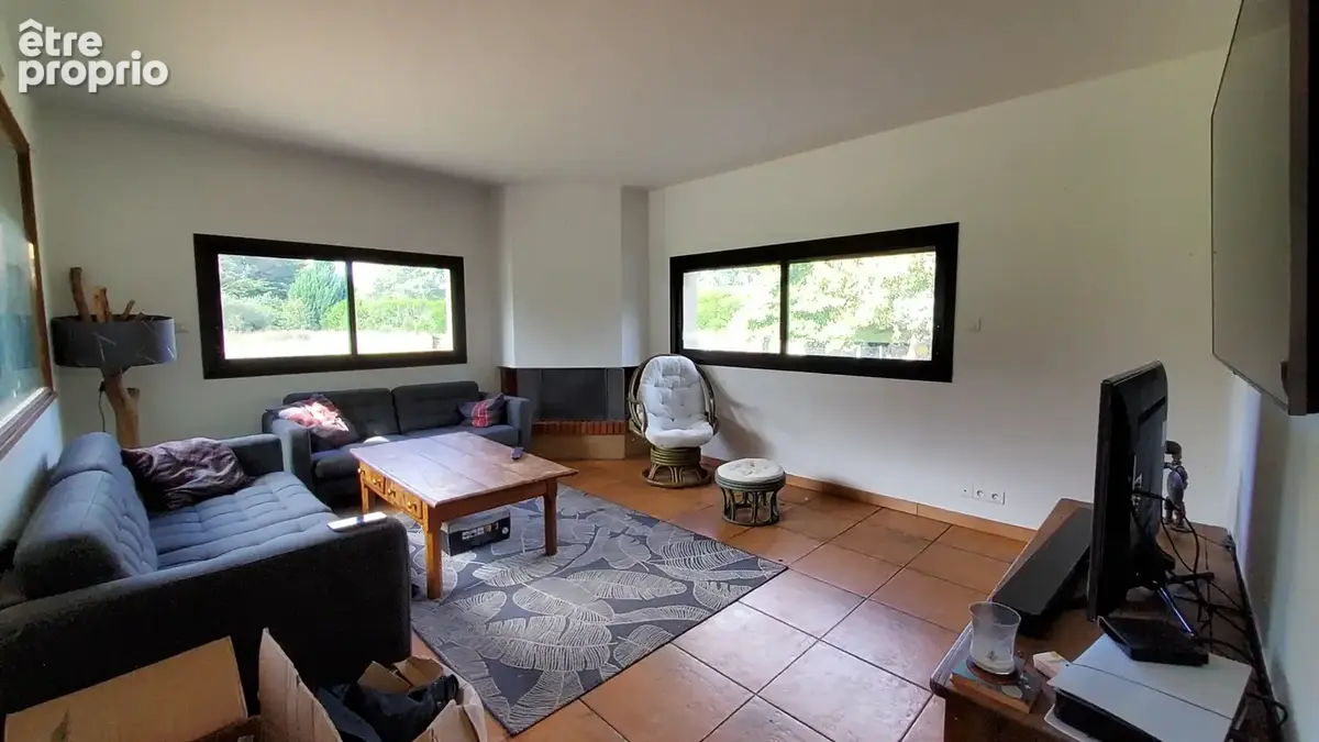 A VENDRE - Maison d'architecte 140m2 - 6 pièces - 5 chambres - 1 bureau - LAILLE - photo 2