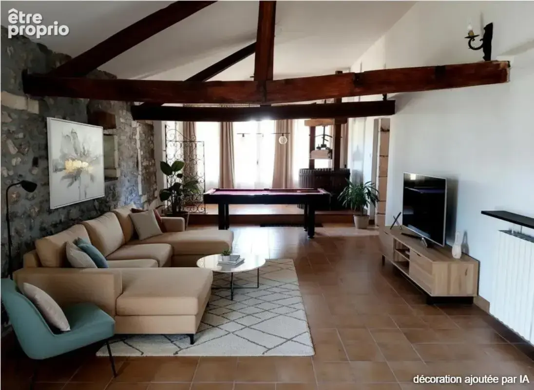 Maison charentaise à rénover – 210 m² – terrain arboré 3 500 m² – dépendances – profession libérale – Jonzac - photo 16