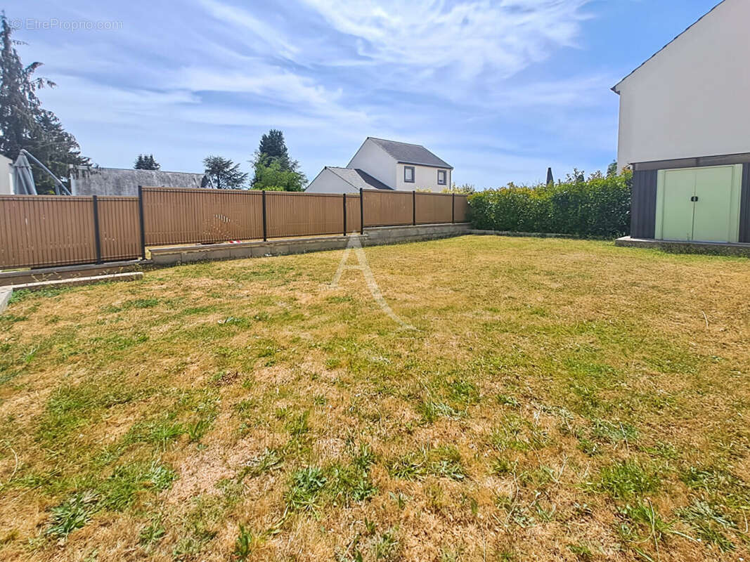 Maison à OLLAINVILLE