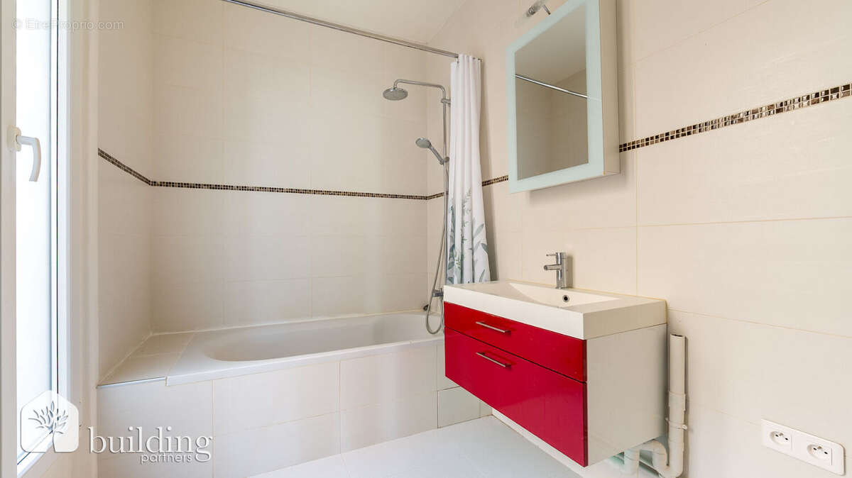 A vendre - Bécon Village - Appartement 3 pièces de 61 m² - photo 9