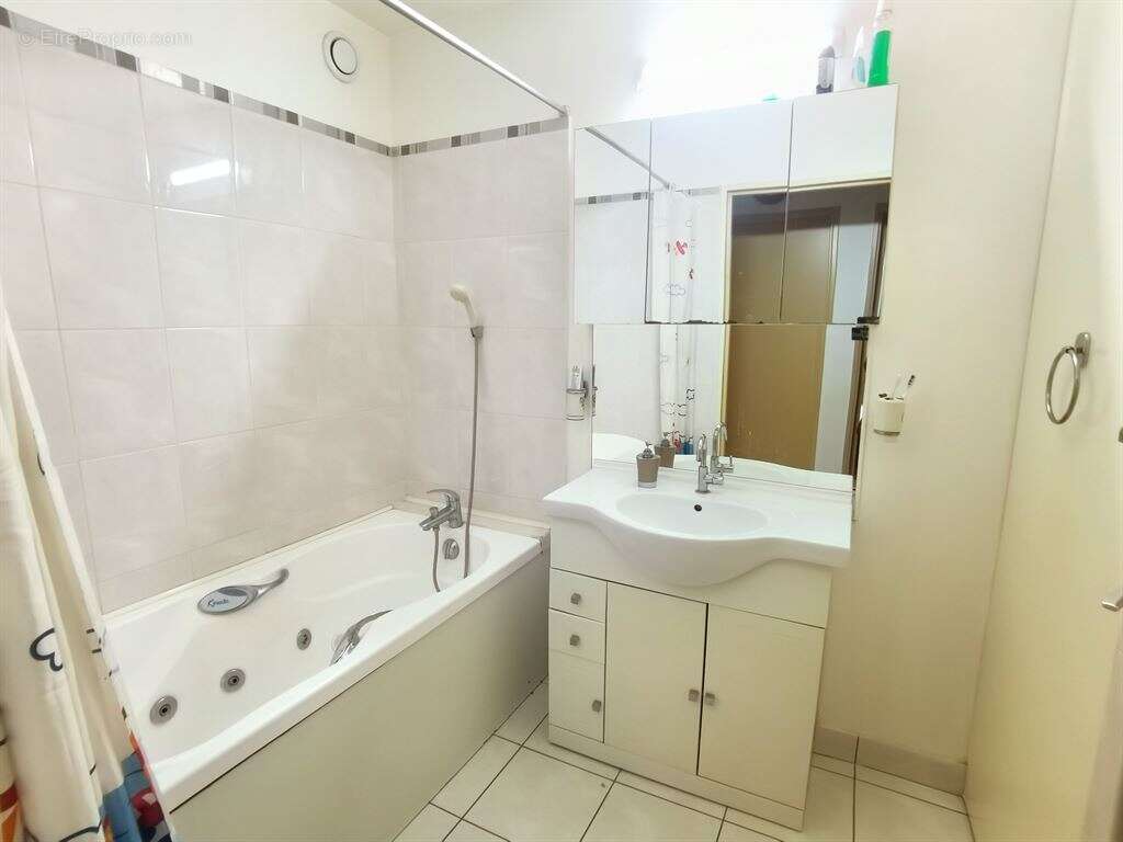 Appartement à PARIS-10E