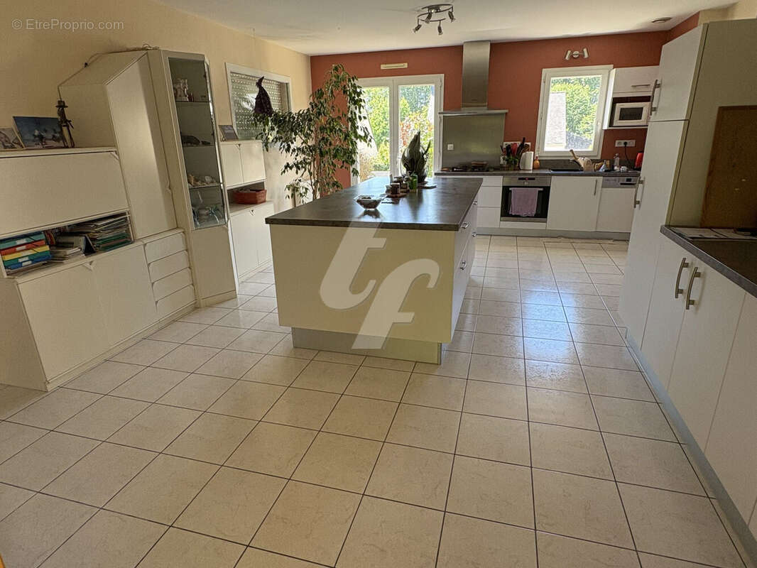 Maison 134 m² à Grandchamps-Des-Fontaines  - photo 2
