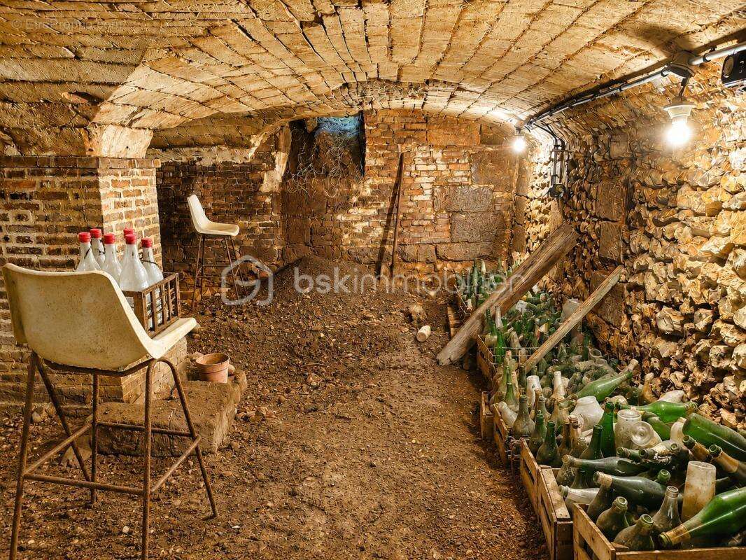 Maison de caractère à rénover avec dépendance- Fort potentiel - photo 11