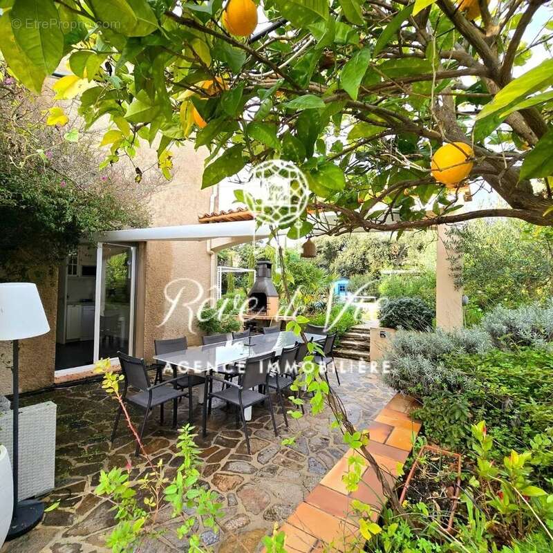 Maison à BORMES-LES-MIMOSAS