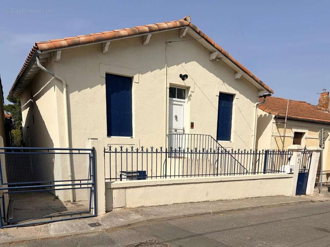 Élégante maison de ville avec piscine et jardin à deux pas de la cité de Carcassonne. - photo 17