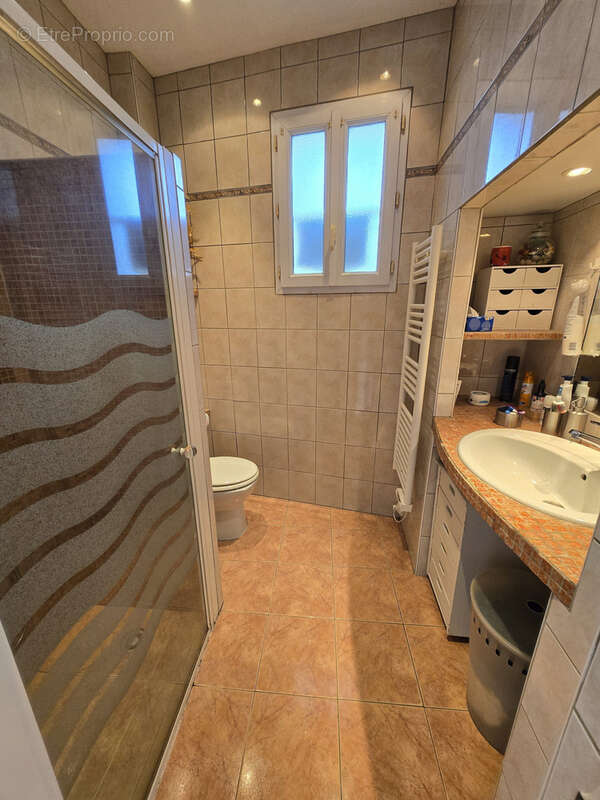 Appartement à LA ROQUETTE-SUR-VAR