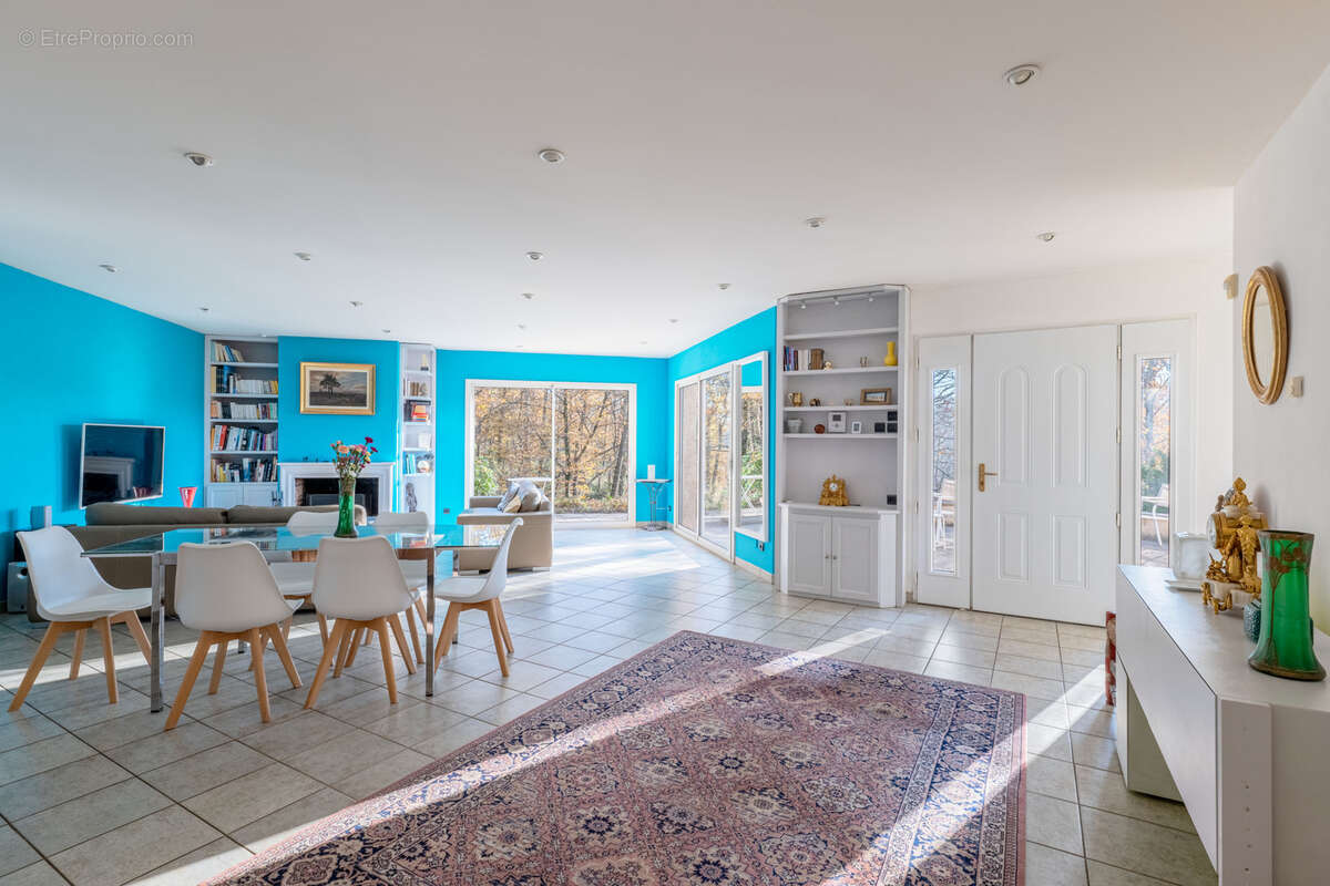 Maison à LA TOUR-DE-SALVAGNY