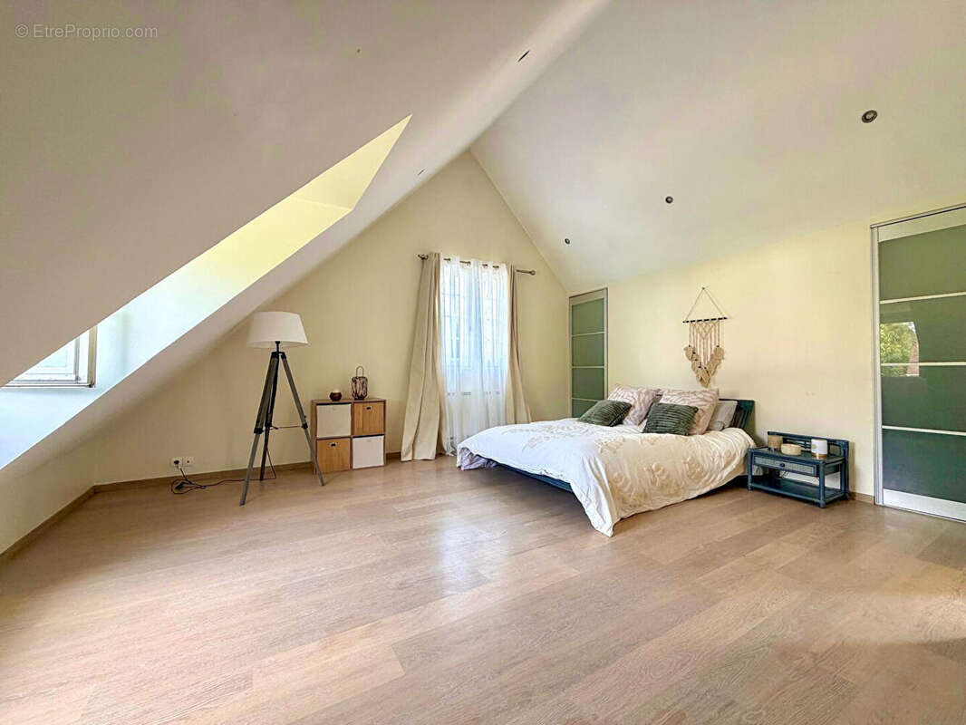 Maison spacieuse dans le coeur de Condé Ste Libiaire - photo 8