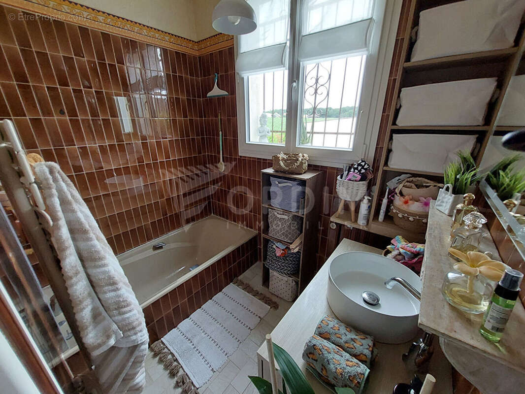 Maison à BUSSY-LE-REPOS
