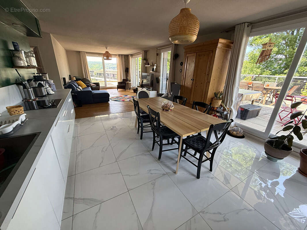 Appartement à VETRAZ-MONTHOUX