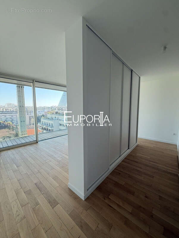 Appartement à PARIS-15E