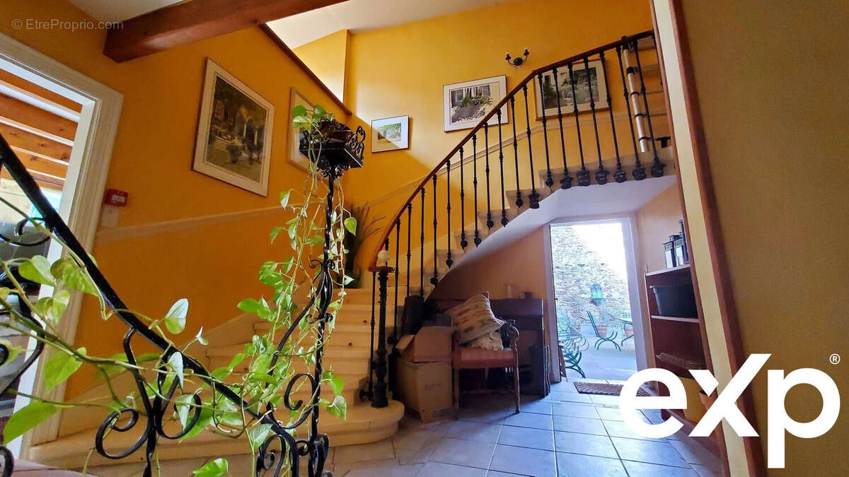 Maison à LA TOUR-SUR-ORB