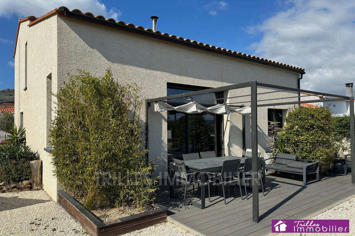 Maison à OPOUL-PERILLOS