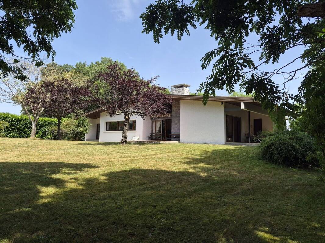 À vendre, proche de Trie-sur-Baïse (Hautes Pyrénées): Villa 5 chambres avec sous-sol, garage et piscine, nichée au cœur d'un jar - photo 1