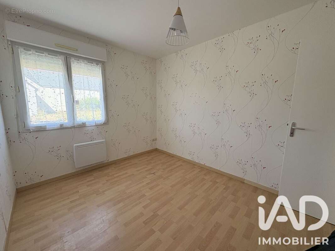 Maison 104 m² à Brain-Sur-Allonnes  - photo 8