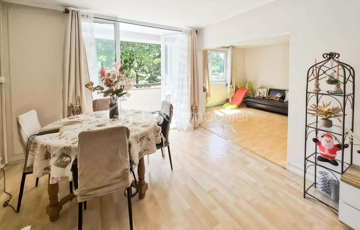 Appartement à CLICHY-SOUS-BOIS