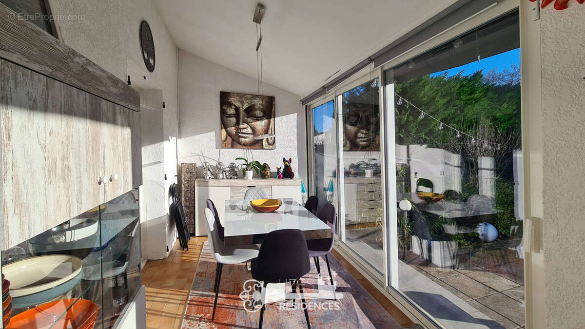 Maison à MONTAREN-ET-SAINT-MEDIERS