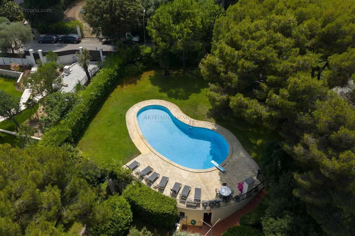Appartement à ROQUEBRUNE-CAP-MARTIN