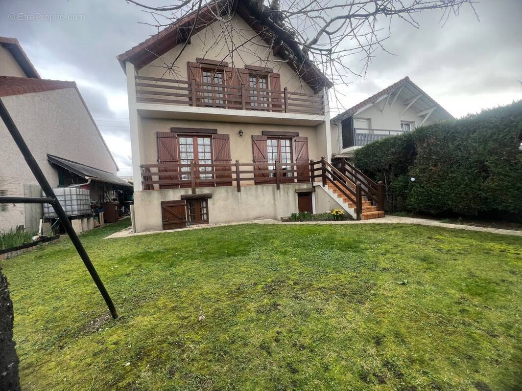 Maison à HOUILLES