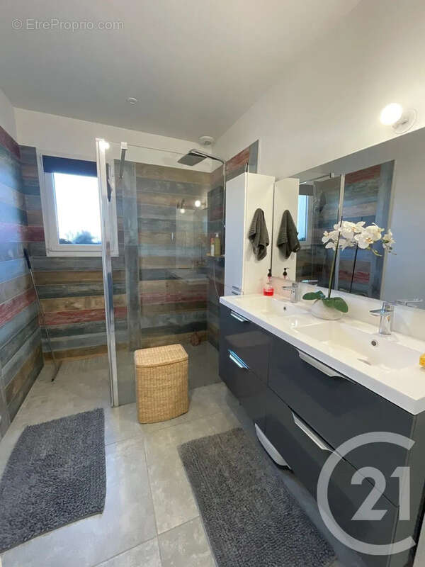Maison 110 m² à Saint-Medard-De-Guizieres  - photo 8