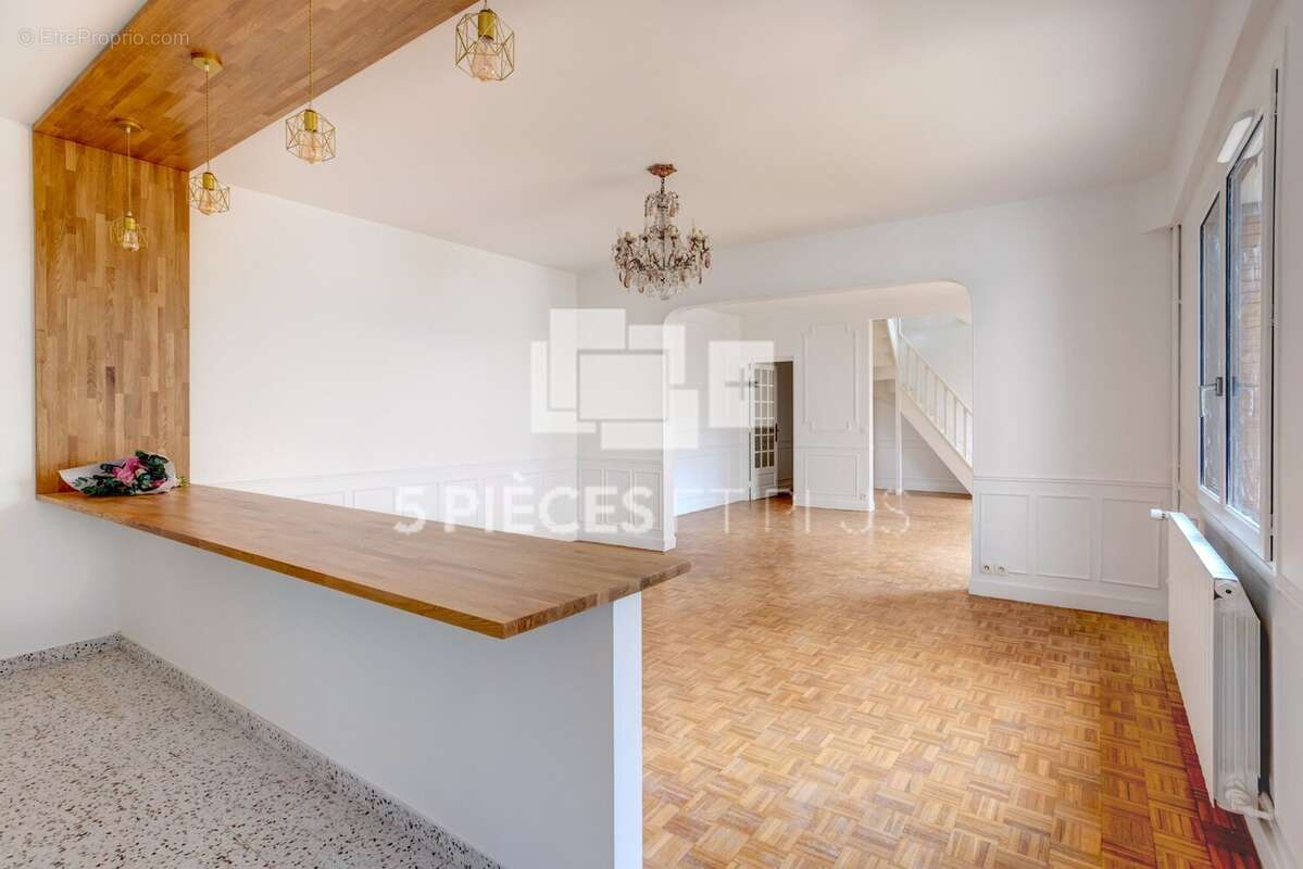 Maison à NEUILLY-SUR-SEINE