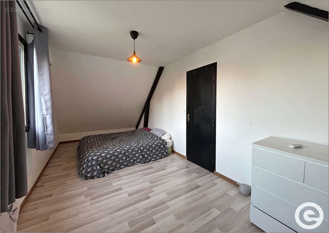 Maison à PONT-SUR-YONNE