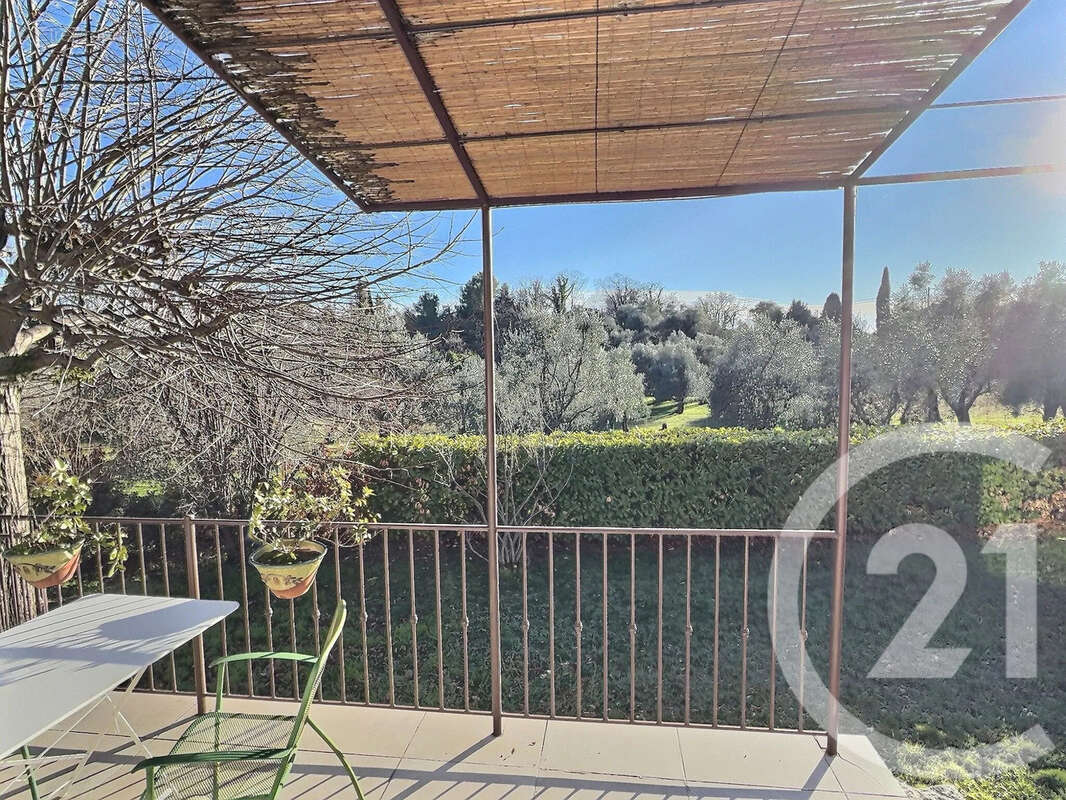 Maison à CHATEAUNEUF-GRASSE