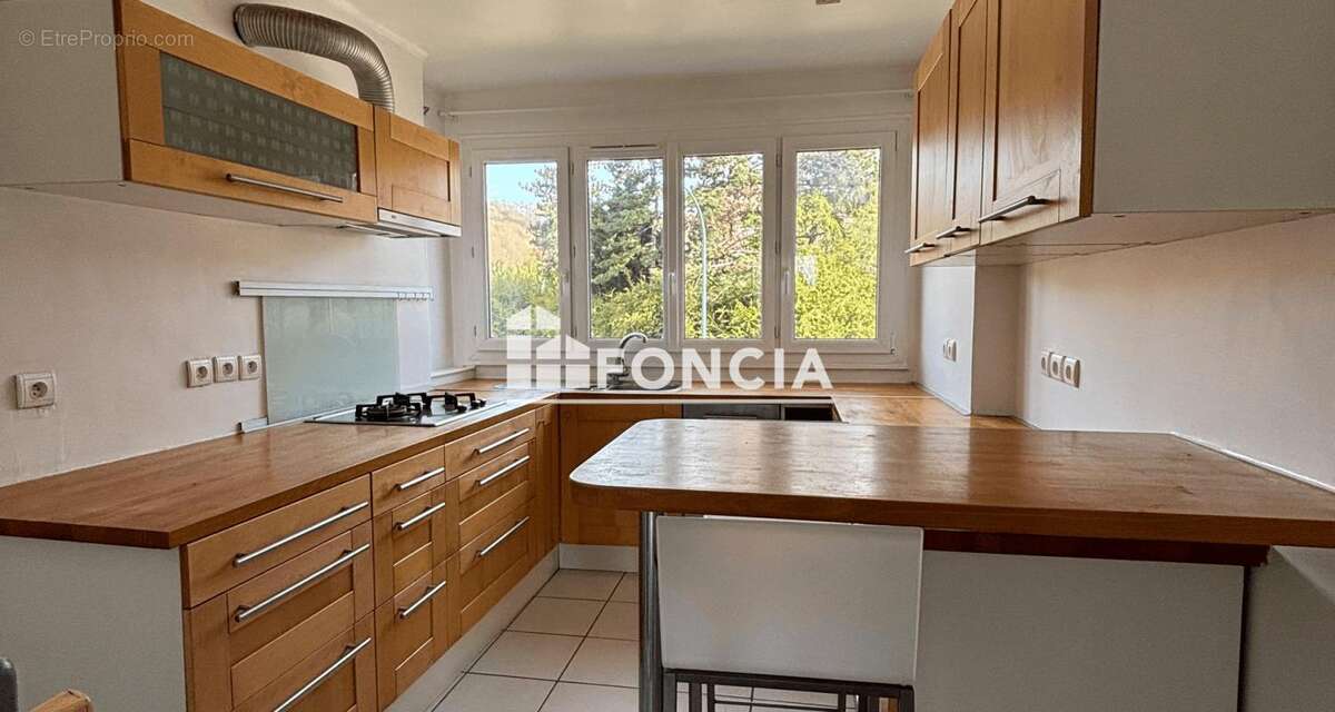 Appartement à VERRIERES-LE-BUISSON