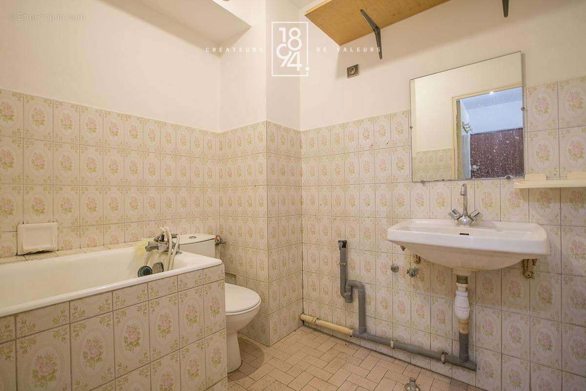 Appartement à MARSEILLE-5E