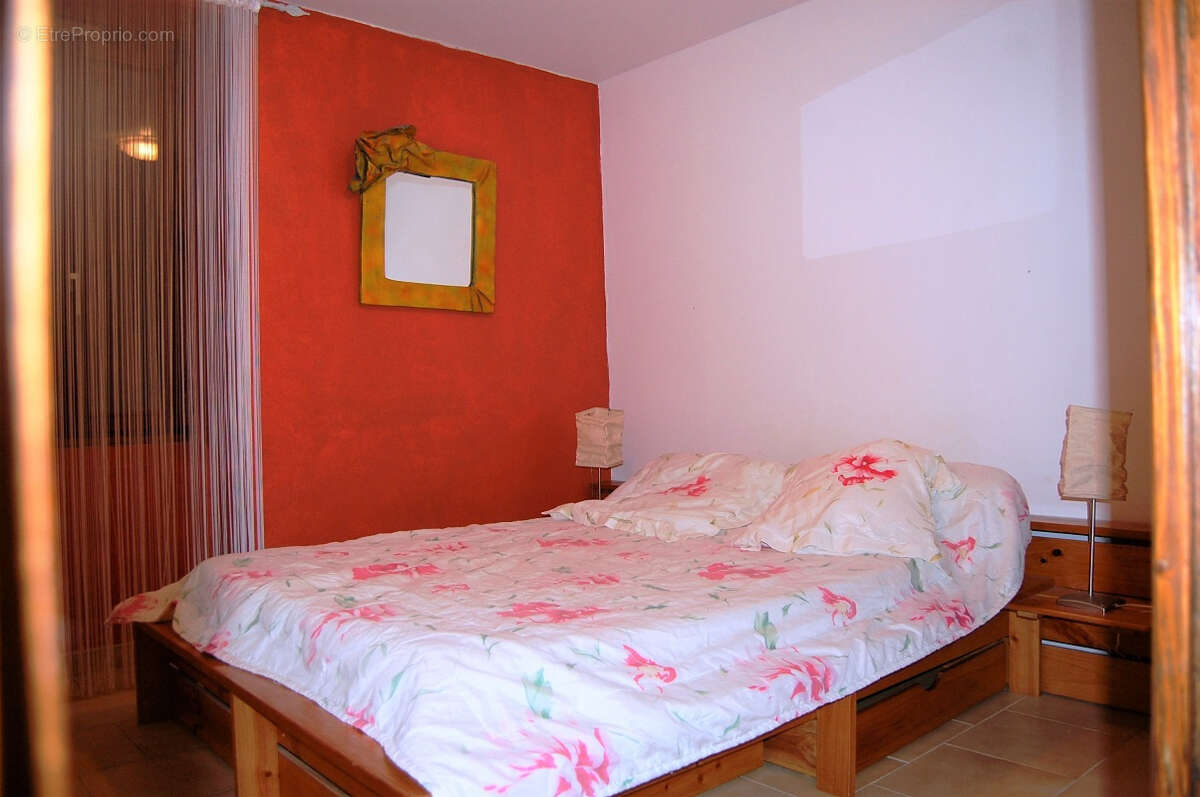 Mas du 19ieme avec 3 gites et partie privative 180m2 sur 3843 m2 de terrain avec piscine - photo 12
