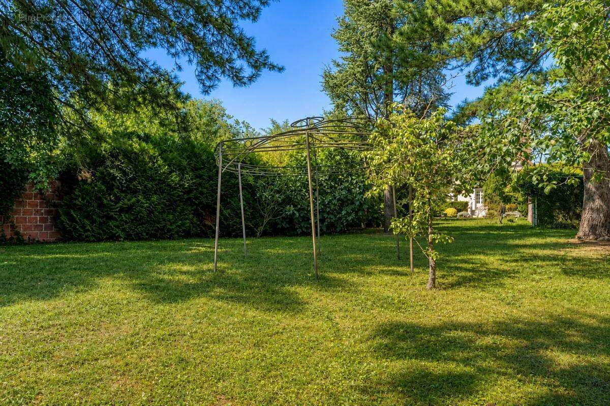 Belle maison individuelle de 250 m² sur terrain piscinable à découvrir ! - photo 26