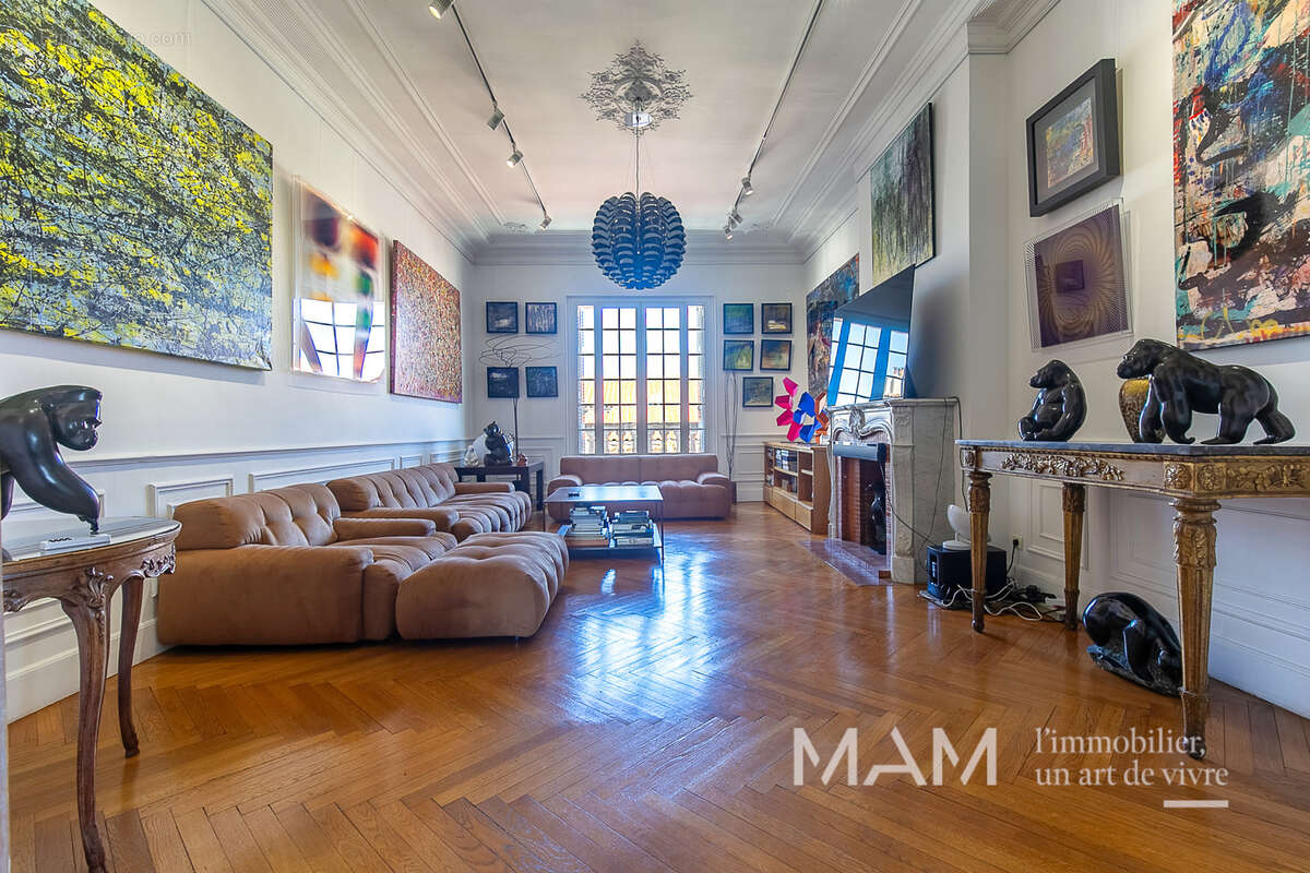 Appartement à MARSEILLE-6E