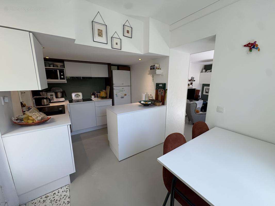 Appartement - Maison de ville rénovée avec jardin – À 10 min de la gare ! - photo 2