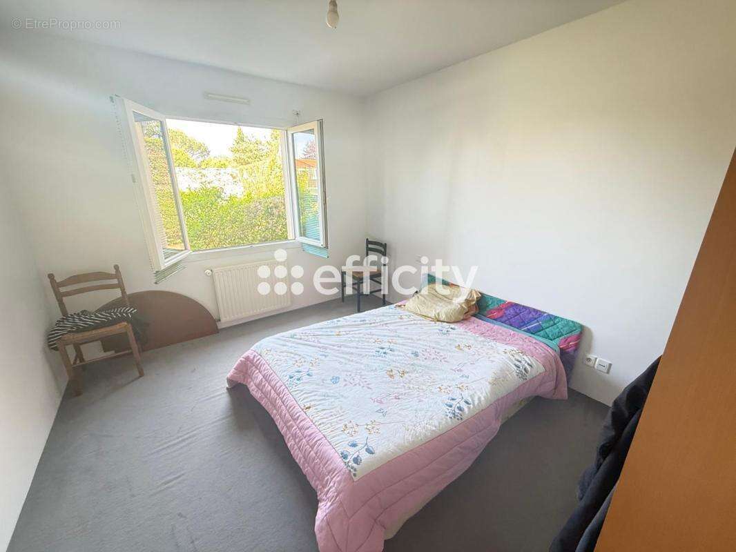 Maison à LES LANDES-GENUSSON