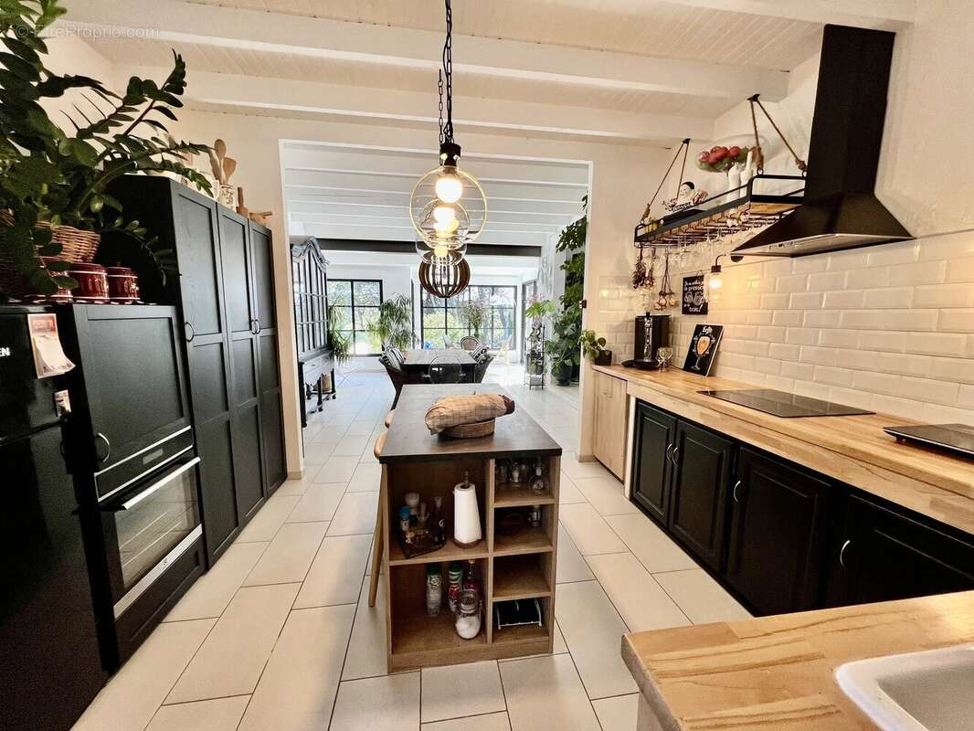 Maison 171 m² à Taillades  - photo 5