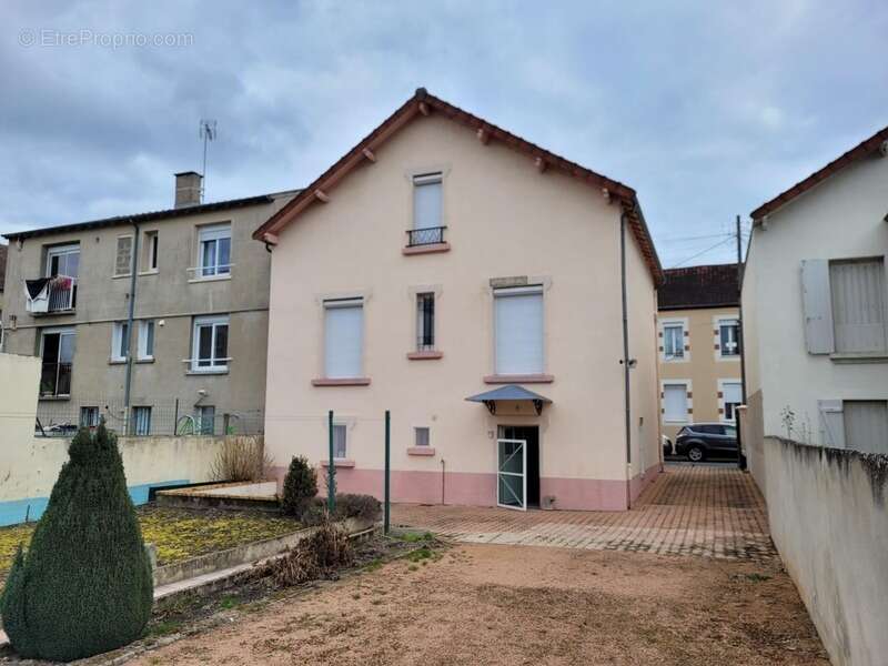 Maison à MONTLUCON