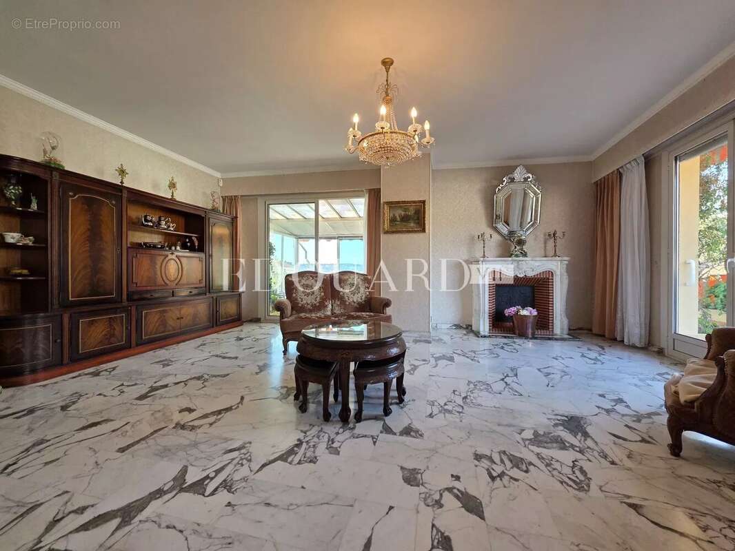 Appartement à MENTON