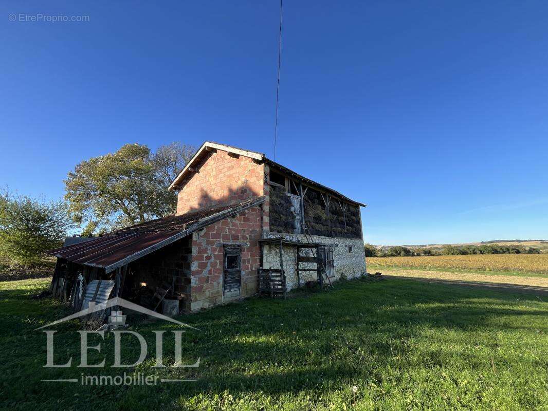 Maison à VALENCE-SUR-BAISE