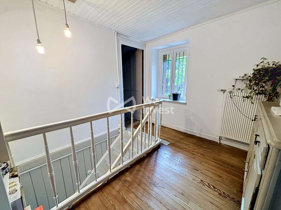 Maison à LEAZ
