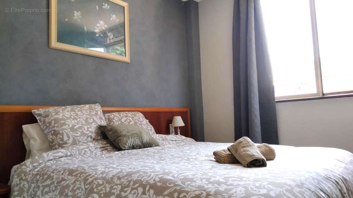 CHAMBRE - Maison à SAINT-JUNIEN