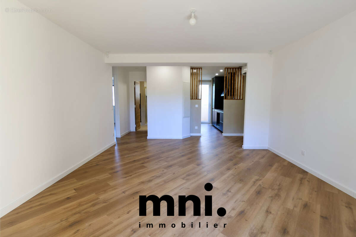 Appartement à SIX-FOURS-LES-PLAGES