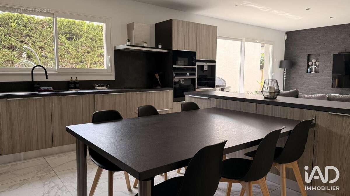 Maison 140 m² à Riorges  - photo 3