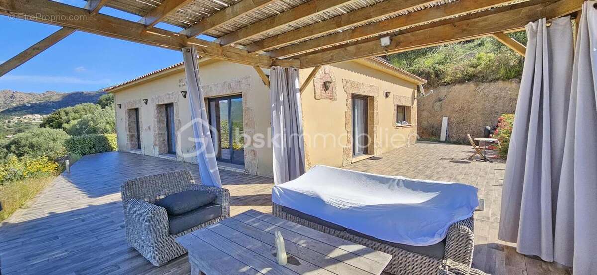 Villa contemporaine avec vue exceptionnelle – Fozzano (Corse-du-Sud) - photo 4