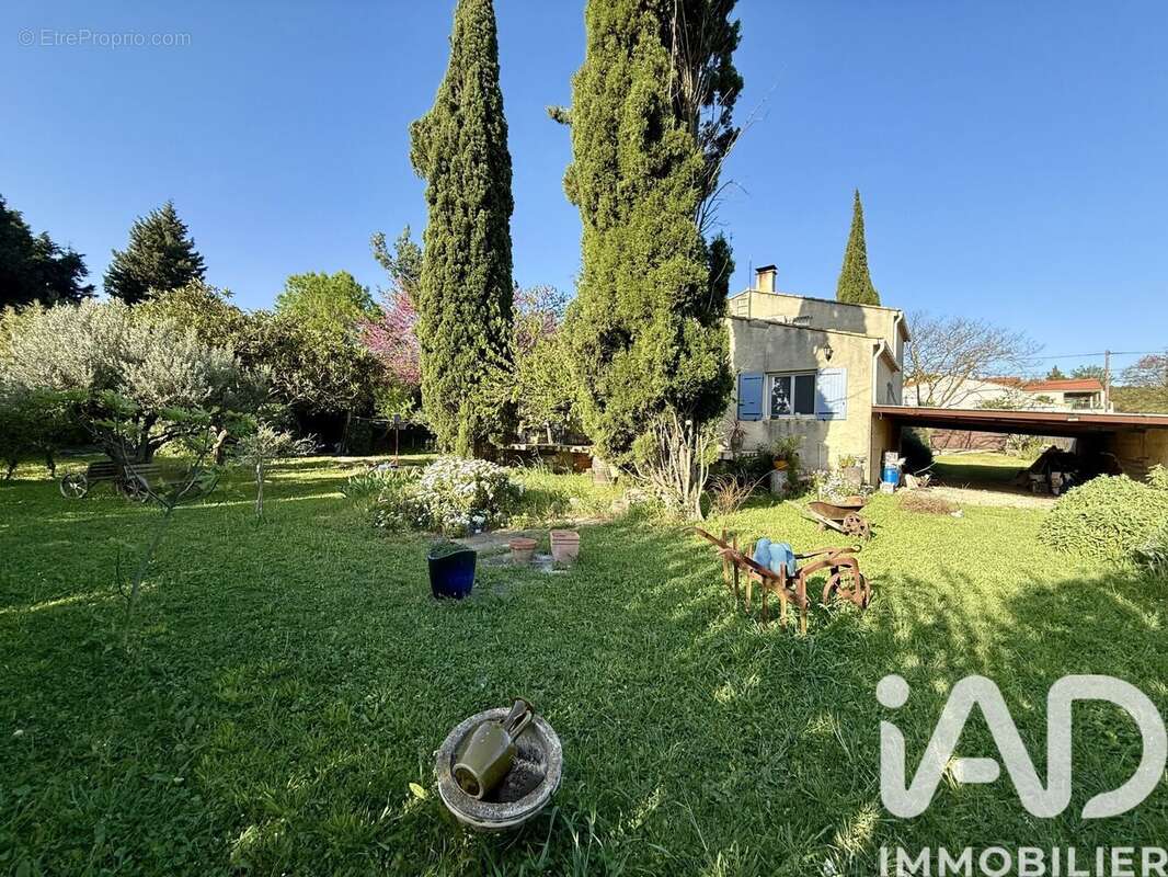 Photo 2 - Maison à ROQUEMAURE