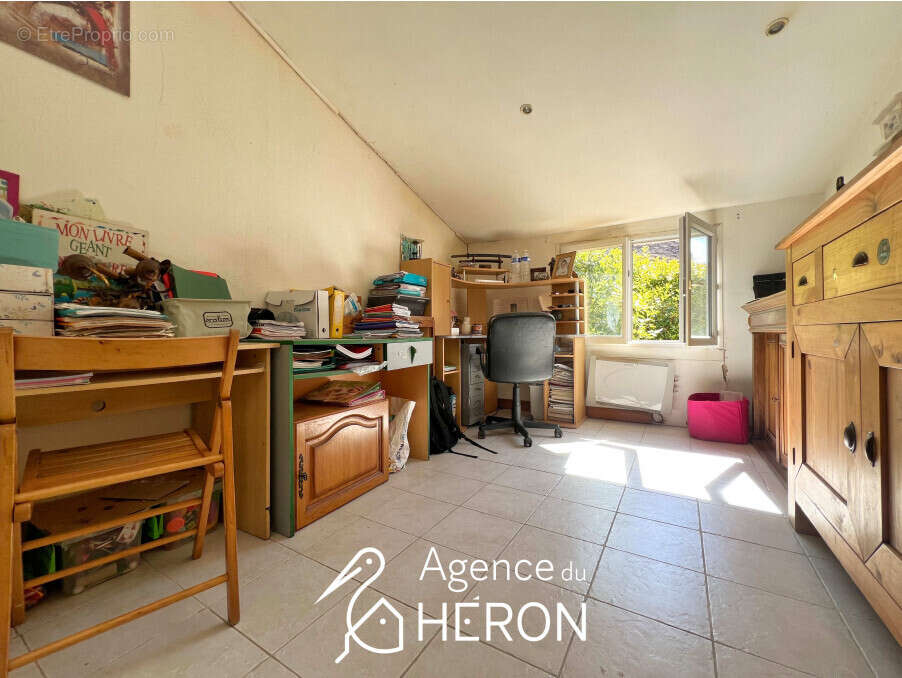 Maison à BROMEILLES