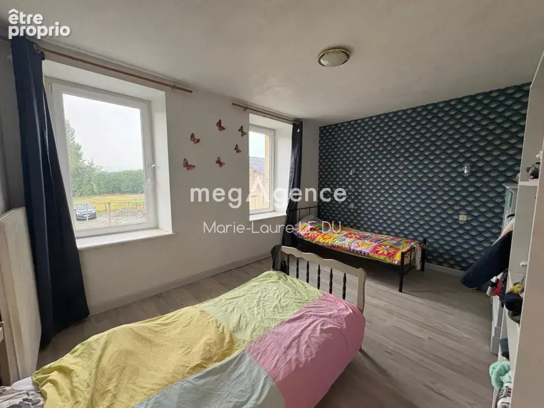 2 Maisons de caractere avec hangars sur terrain 18500m² environ - photo 17